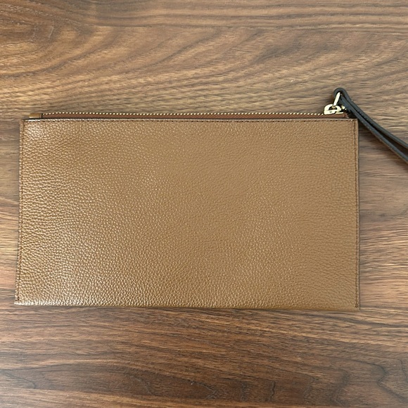 MICHAEL KORS CLUTCH/WRISTLET - Picture 2 of 5